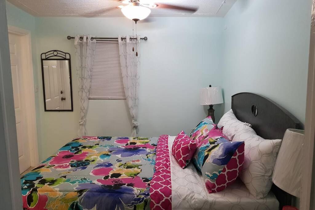 The Cozy Corner Apartment Nassau Luaran gambar